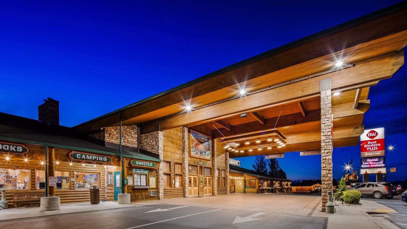 Ruby's Inn hotel at the entrance to Bryce Canyon National Park